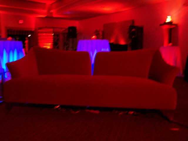 red_lounge_area